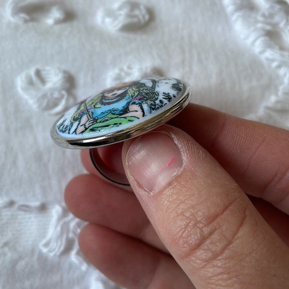 Tarina Tarantino rare Queen Alice in Wonderland adjustable ring Acid Alice - Picture 7 of 10